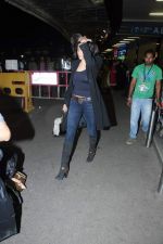 Sushmita Sen snapped at international airport in Mumbai on 11th Dec 2012 (6).JPG